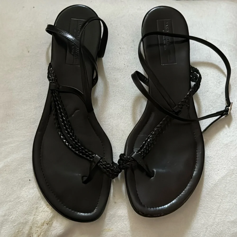 Saks Fifth Avenue black ankle strap braided straps thong flat sandals‎ Sz 10